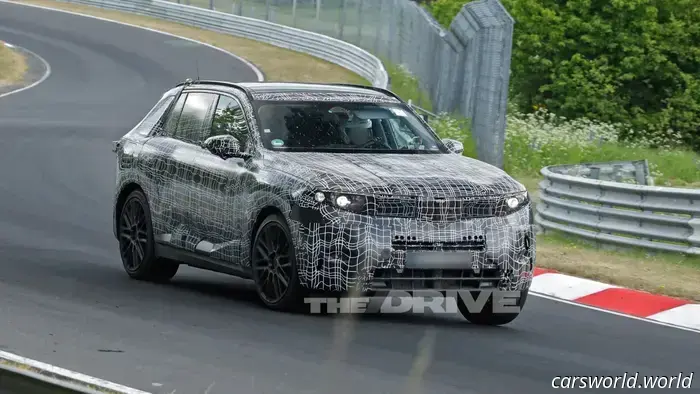 El próximo BMW X5 de última generación avistado recorriendo el Nürburgring con una parrilla de riñón de ancho completo