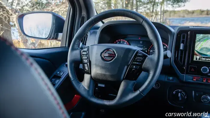 Revisión del Nissan Frontier Pro-4X 2025: Es Mejor Porque es Peor