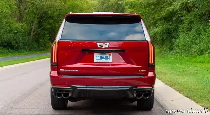 Cadillac ha effettivamente reso più silenziosa la Escalade V del 2025 perché quella precedente era un po' eccessiva.