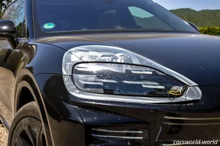 Ecco perché Porsche applica grandi camuffature ai fari dei suoi prototipi.