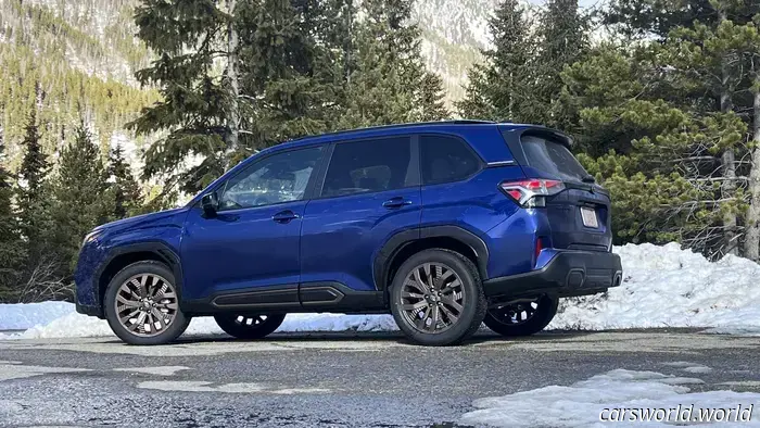 Subaru Diseñó una Bolsa de Aire en Forma de U para Ciclistas en el Forester 2025