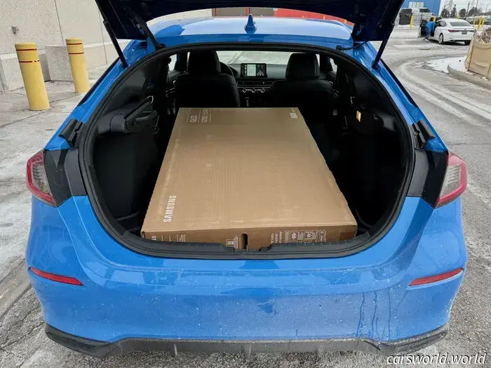 2025 Honda Civic Hybrid Hatchback Recensione: ancora una scelta superiore