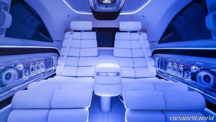 La Furgoneta con Concepto de Sala VIP Rodante de Mercedes Hace que una Clase S Parezca Abarrotada