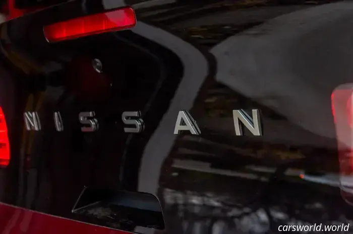 В новом Nissan Leaf есть множество пасхалок к 300ZX.