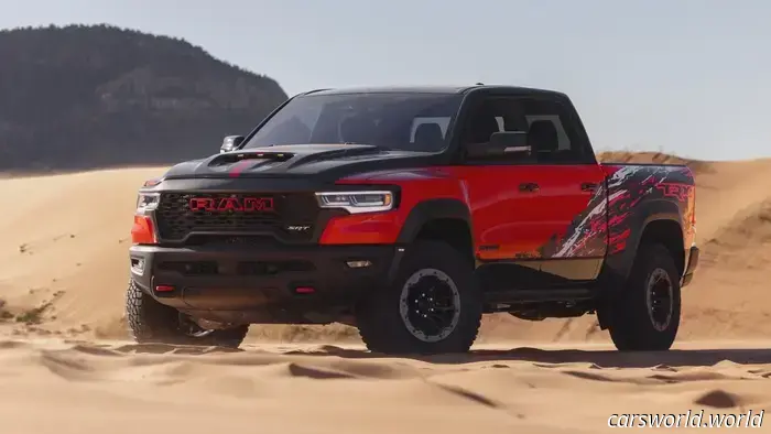Ram TRX 2027 года — 777‑сильный пикап Hellcat с эмблемой SRT.