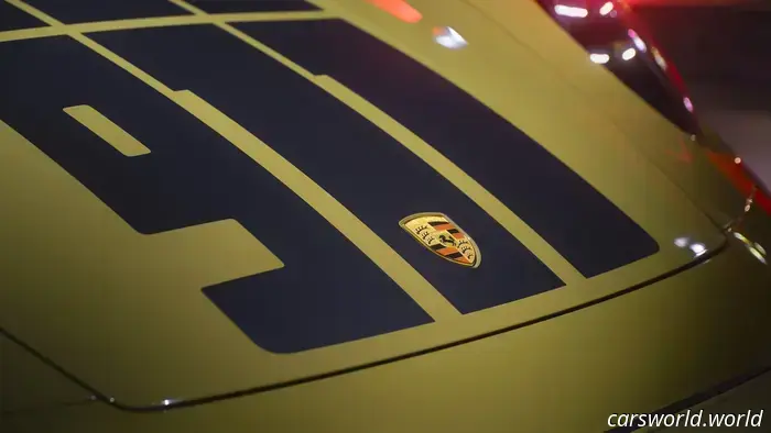 El Porsche 911 Spirit 70 Revive una Joya de la década de 1970: Un Interior Pasha