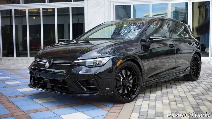 El Nuevo VW Golf R No Tiene los Botones del Volante del GTI por una Razón Molesta