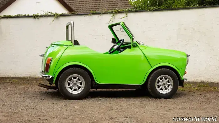 Questo 'Shorty' in vendita vede la Mini originale e ride
