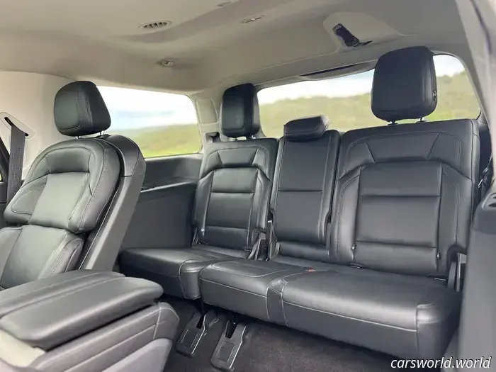 Revisión del Lincoln Navigator First Drive 2025: Un Día de Spa Móvil de $100K