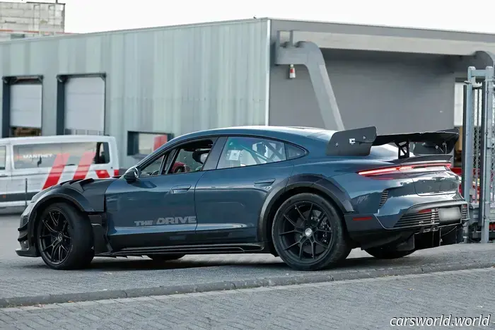 Avvistata: la Porsche Taycan GT4 RS estrema raggiunge il punto di rottura al Nürburgring