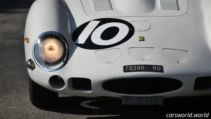 El único Ferrari 250 GTO fabricado en color blanco saldrá a subasta.