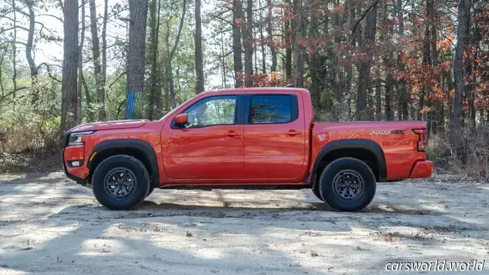 Revisión del Nissan Frontier Pro-4X 2025: Es Mejor Porque es Peor