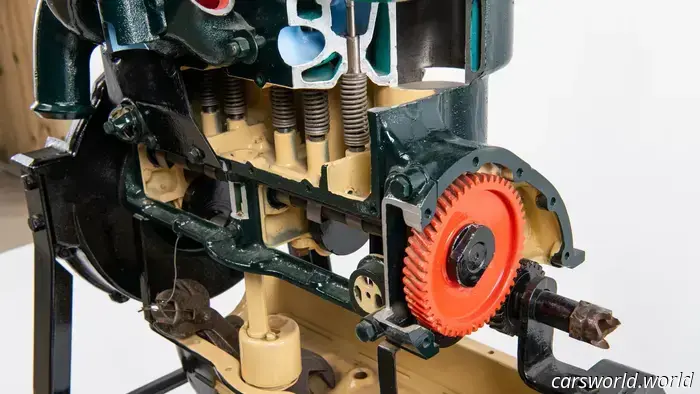 Este Motor Ford Modelo A Recortado de 100 Años de Antigüedad Es Nuestra Idea de Decoración del Hogar