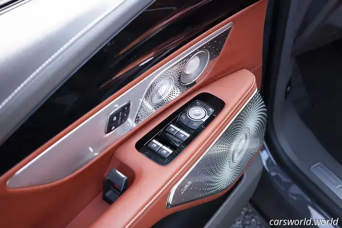 Perché alcuni impianti audio delle auto nuove fanno proprio schifo?