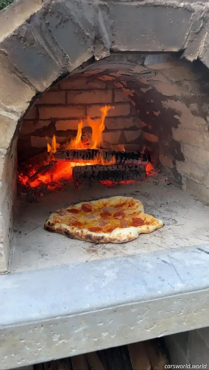 Soy el Comprador Objetivo de Este Carro de Reparto de Pizzas Domino's Con Calentador Incorporado