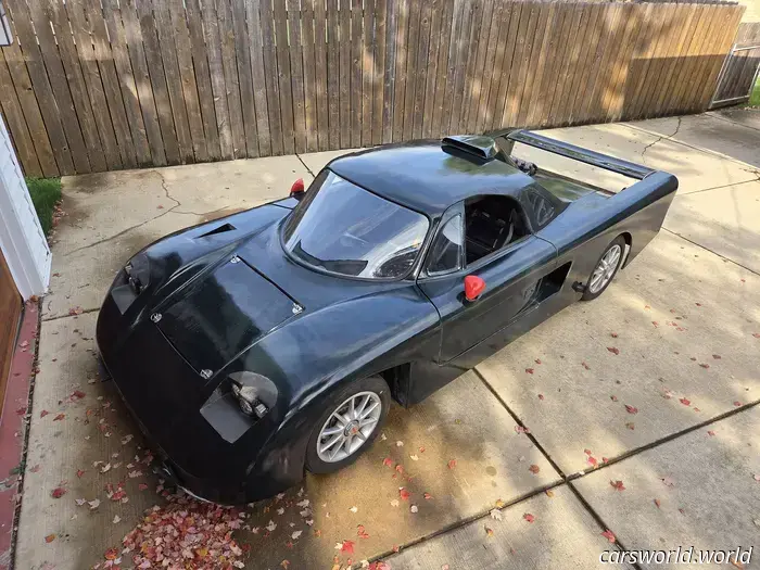 Questo tizio voleva creare la propria auto sportiva. Ora aiuta gli altri a fare lo stesso.