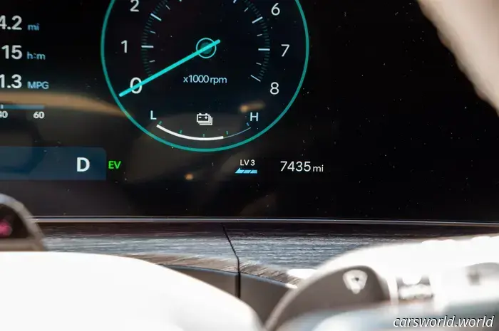 Recensione della Hyundai Santa Fe Hybrid 2025: il SUV di cui la tua famiglia ha bisogno