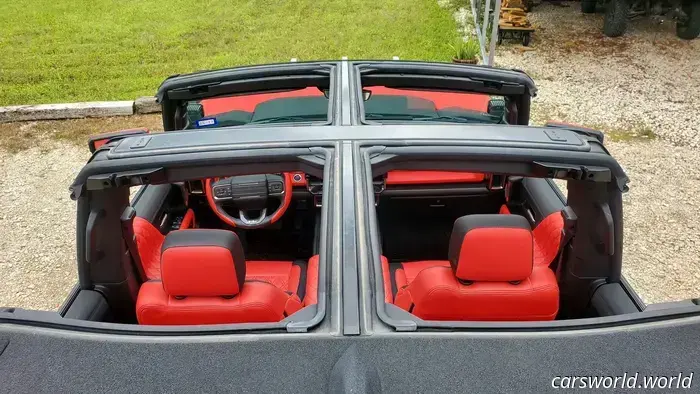 Едва управляемый, очень красный Apocalypse Hummer EV ищет Новый дом