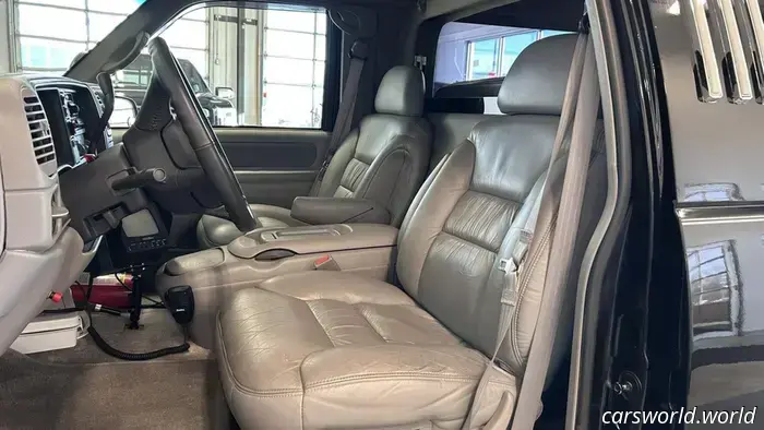 One of you definitely needs this 1999 Chevy Suburban K2500 Limo.