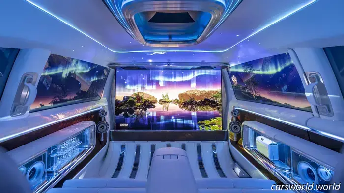 La Furgoneta con Concepto de Sala VIP Rodante de Mercedes Hace que una Clase S Parezca Abarrotada