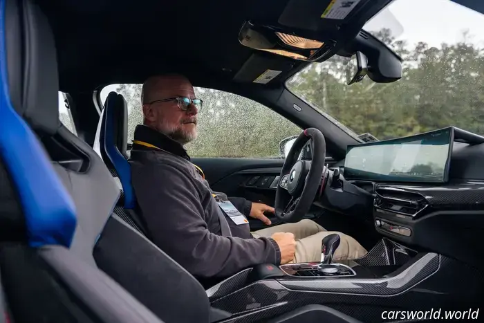 Prima prova su strada della BMW M2 CS 2026: 108.000 dollari e in pista si comporta come tale