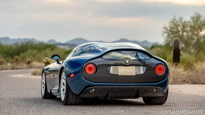 Alfa Romeo's version of the Dodge Viper featured a tailgate similar to that of a pickup truck.