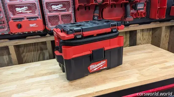 Revisión de la aspiradora Húmeda/Seca Milwaukee M18 Fuel Packout: Es una victoria sólida para los profesionales móviles