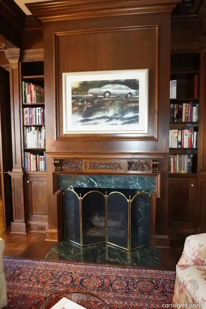 El Ex CEO de Ford Tenía Esta Magnífica Pintura de Tauro Colgada en Su Mansión de Detroit