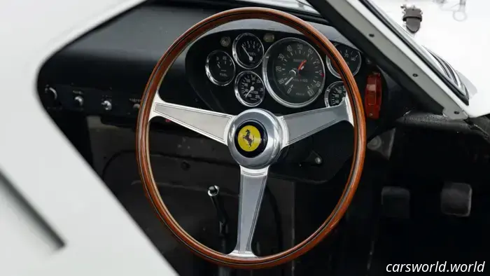 El único Ferrari 250 GTO fabricado en color blanco saldrá a subasta.