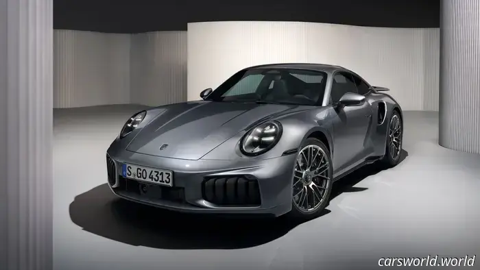 La Porsche 911 Turbo S del 2026 diventa ibrida con 701 CV e raggiunge i 60 mph in 2,4 secondi.