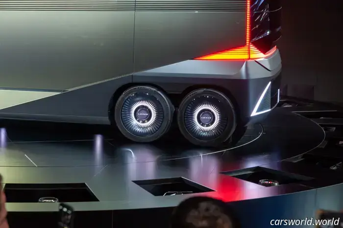 Ecco perché Lexus ritiene che sia giunto il momento dei furgoni a sei ruote