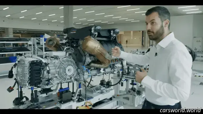 Послушайте, как Мате Римак рассказывает о Tourbillon Bugatti, словно гордый отец