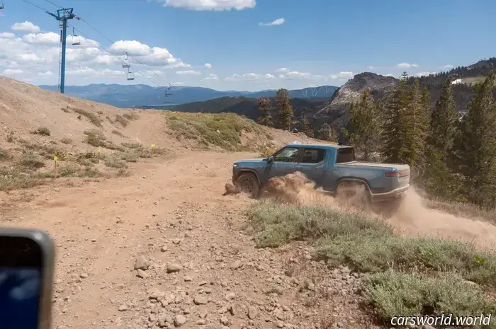 Prova su strada della Rivian R1T Quad 2026: Quando troppo è semplicemente abbastanza