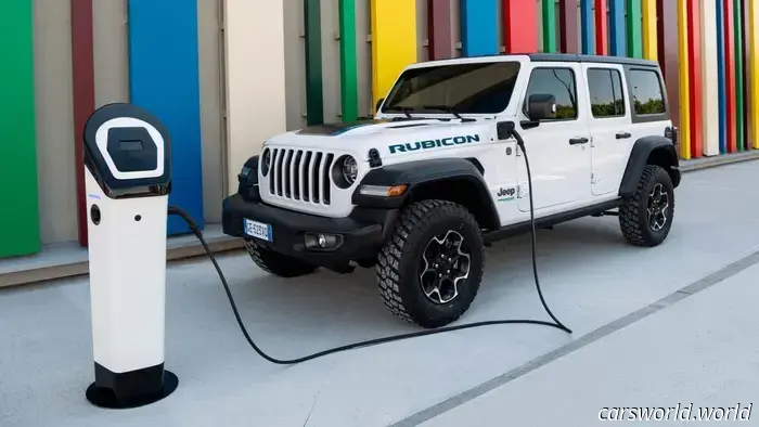 Tutti i modelli ibridi plug-in di Jeep e Chrysler sono ufficialmente cancellati: Esclusiva