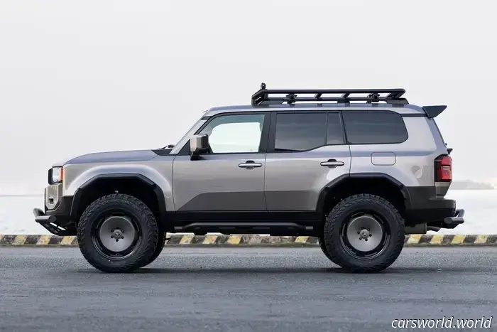 Il giudizio è ancora sospeso su questo Toyota Land Cruiser da esposizione con gomme da 37 pollici.