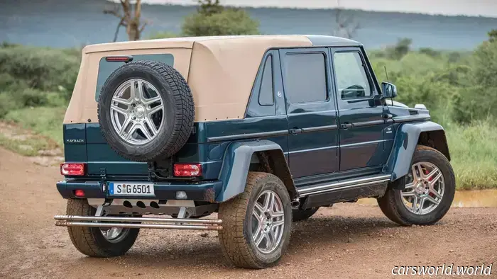El Mercedes G-Wagon Cabrio descapotable regresa como un modelo de cuatro puertas.