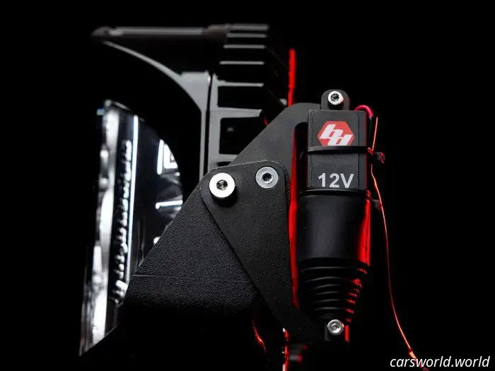 Questo nuovo gadget ti permette di orientare le luci fuoristrada dal sedile del conducente.