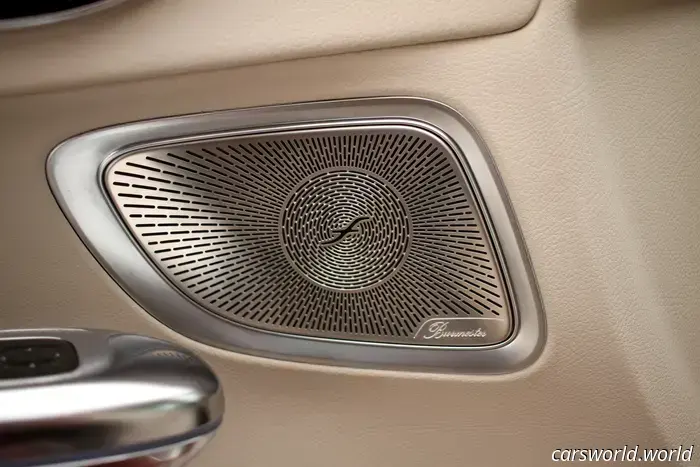 El Mercedes-Benz CLE300 Demuestra Que Las Pantallas No Son Un Lujo