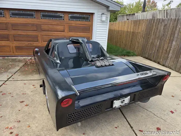 Questo tizio voleva creare la propria auto sportiva. Ora aiuta gli altri a fare lo stesso.