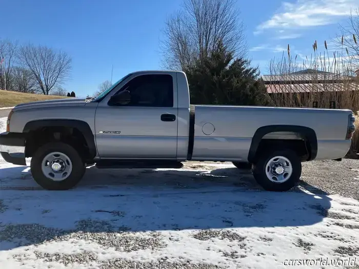 This Incognito Dump Truck Could Be the Pinnacle of the GMT800 Pickup.