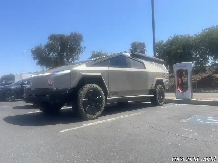 Застрявший владелец Tesla Cybertruck высказался после того, как преодолел адскую неделю на тропе Рубикон.