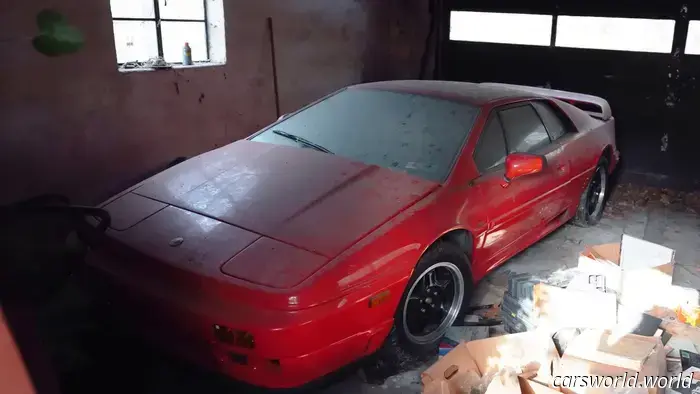 E ' la collezione di auto di un tipo strano o una discarica per frodi assicurative?