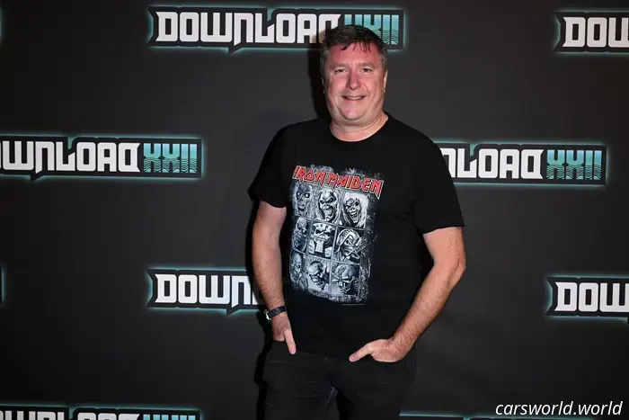 Dallo spegnersi dei semafori all'ultimo giro: un'intervista esclusiva a 'Crofty', la voce della F1