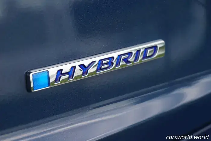 I drove a 2025 Honda Civic Hybrid for two months and effortlessly achieved 51 MPG.