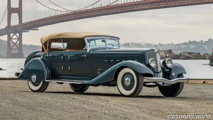 Una escuela de arte vende 105 coches clásicos para empezar la colección "desde cero