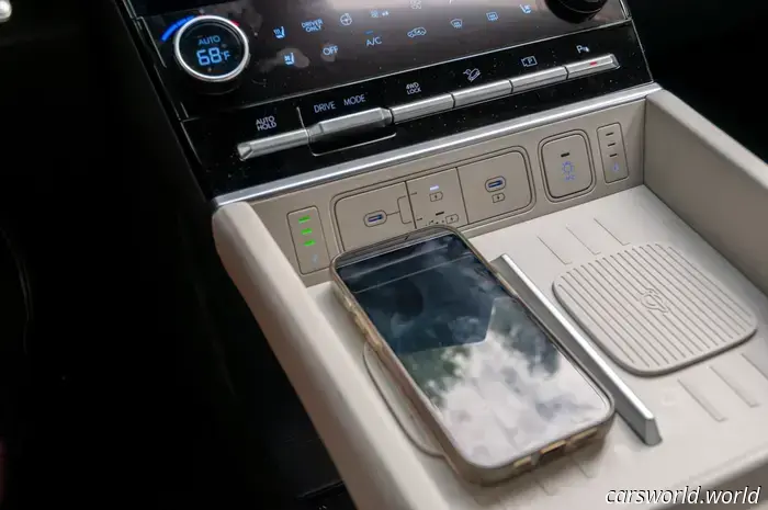 Recensione della Hyundai Santa Fe Hybrid 2025: il SUV di cui la tua famiglia ha bisogno
