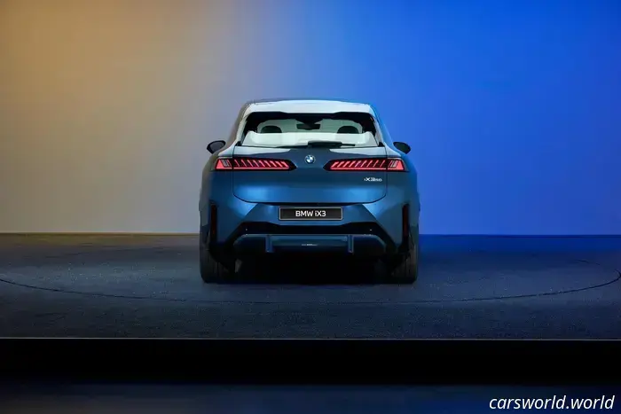 2026 BMW iX3 svelata: ecco il progetto per il futuro di BMW